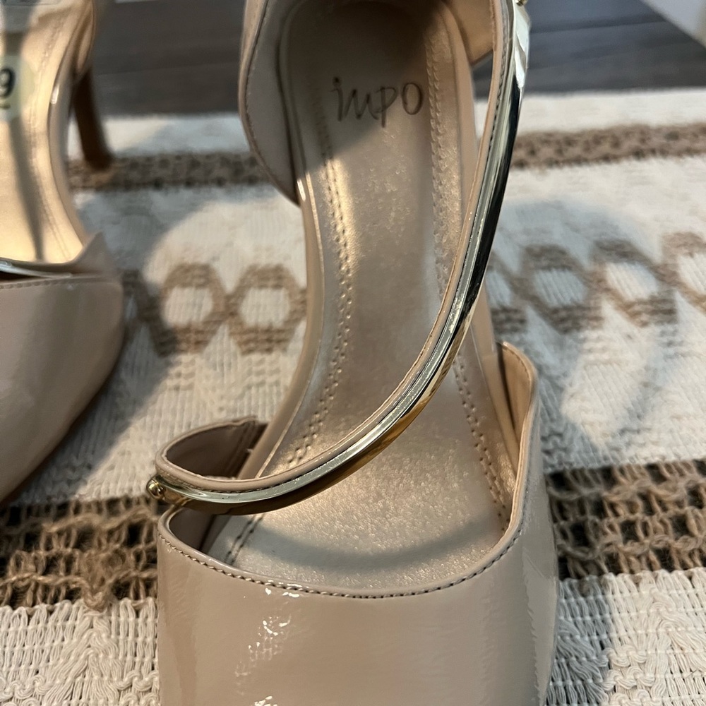 Impo Women's Taupe Patent Heels - Picture 3 of 4